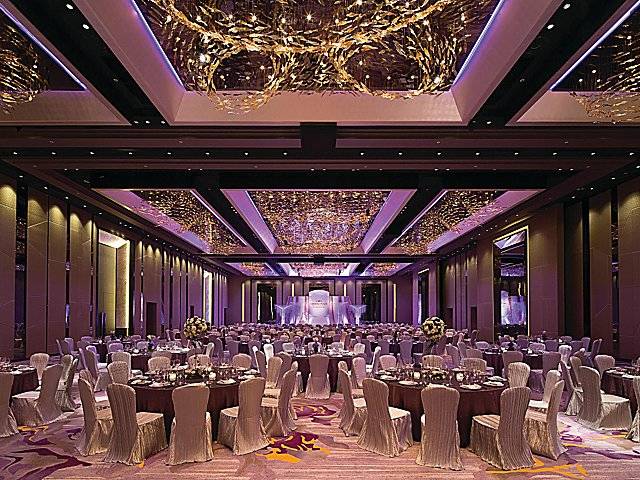 crowne-plaza-hotel-hk-kowloon-east-wedding-09.jpg